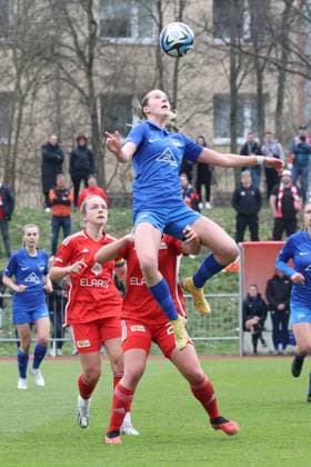 DEU, Pokal, 1FC Union vs. Hertha BSC Frauen, 03.03.2024, Fritz-Lesch-Sportplatz, Berlin, DEU, Pokal, 1FC Union vs. Hertha BSC Frauen, im Bild Lisa Heiseler (1.FC Union Berlin 7), Dina Orschmannin (1.FC Union Berlin 25), SVENJA POOCK (Hertha BSC Frauen 4) DFL - regulations prohibit any use of Photographs as image sequences and or quasi-video Foto: Juergen Engler nordphoto GmbH