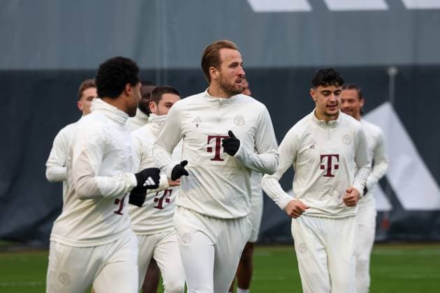 Harry Kane (FC Bayern Muenchen, 09) laufend mit Aleksandar Pavlovic (FC Bayern Muenchen, 45) und Serge Gnabry (FC Bayern Muenchen, 07), Abschlusstraining. FC Bayern Muenchen, Fussball, UEFA Champions League, Achtelfinale Rueckspiel, Saison 23 24, 04.03.2024, Abschlusstraining. FC Bayern Muenchen, Fussball, UEFA Champions League, Achtelfinale Rueckspiel, Saison 23 24, 04.03.2024 Muenchen Copyright: xEibner-Pressefoto JennixMaulx EP_JML