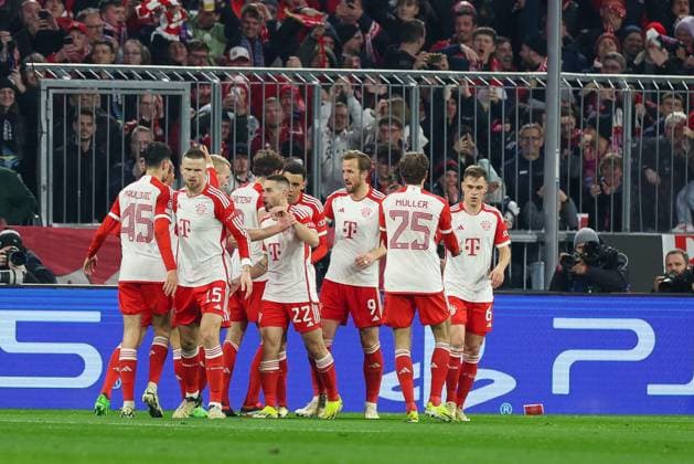 die Mannschaft freut sich ueber das Tor von Harry Kane 9 (FC Bayern Muenchen) zum 1:0, Alexandar Pavlovic 45 (FC Bayern Muenchen), Eric Dier 15 (FC Bayern Muenchen), Raphael Guerreiro 22 (FC Bayern Muenchen), Thomas Mueller 25 (FC Bayern Muenchen), Joshua Kimmich 6 (FC Bayern Muenchen), FC Bayern Muenchen vs. S. S. Lazio Rom, Champions League, Fussball, Achtelfinale, Rueckspiel, 05.03.2024 Muenchen Bayern Deutschland