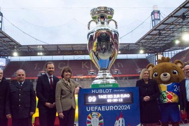 Nancy Faeserï¼aFederal Minister Of The Interior, Visits Rhein Energie Stadium 99 Days Before The UEFA EURO, EM, Europameisterschaft,Fussball 2024 Nancy Faeser, the Federal Minister of the Interior, and Henriette Reker, the Mayor of Cologne, are standing next to the trophy of UEFA Euro 2024 at the RheinEnergieStadion in Cologne, Germany, on March 7, 2024. Cologne Germany Copyright: xYingxTangx originalFilename:tang-notitle240307_np5cj.jpg