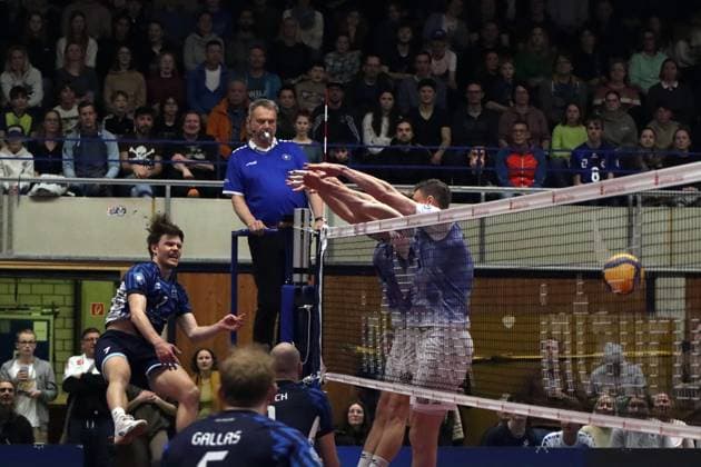 Volleyball Bundesliga Herren, ASV Dachau vs. VFB Friedrichshafen, 09.03.2024 Volleyball Bundesliga Herren, ASV Dachau (blau) vs. VFB Friedrichshafen (weiss), Hauptrunde, München, 09.03.2024 Bild: Angriff Fabian Bergmoser ( 7, ASV Dachau) gegen Jackson George Young ( 15, VfB Friedrichshafen), Marcus Böhme ( 11, VfB Friedrichshafen) Copyright: xBEAUTIFULxSPORTS NilsxKoepkex