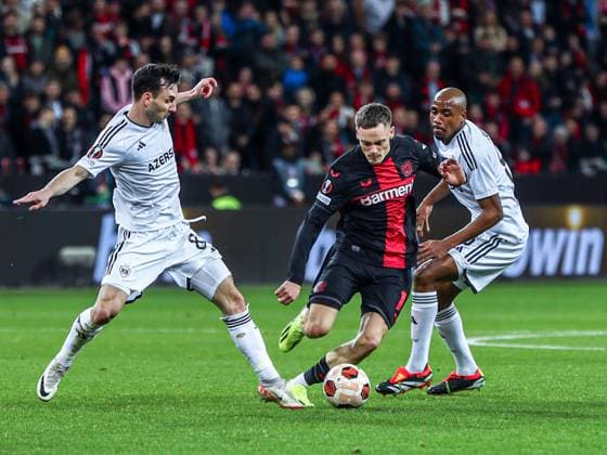 Florian Wirtz (Bayer 04 Leverkusen, 10) im Zweikampf gegen Marco Jankovic (Qarabag Agdam, 08) und Julio Rodriguz Romao (Qarabag Agdam, 06), GER, Bayer 04 Leverkusen vs. Qarabag Agdam, UEFA Europa League 2023 24, Achtelfinal-Rückspiel, 14.03.2024, GER, Bayer 04 Leverkusen vs. Qarabag Agdam, UEFA Europa League 2023 24, Achtelfinal-Rückspiel, 14.03.2024, Foto: Eibner-Pressefoto Gabriel Boia Leverkusen Copyright: xGabrielxBoiax EP_EER