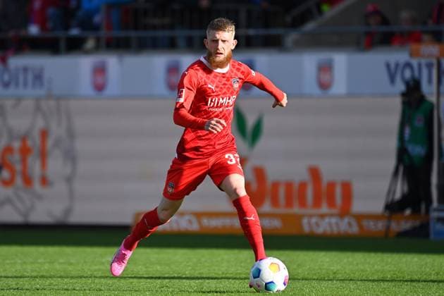 Jan Niklas BESTE (Heidenheim), Aktion,Einzelaktion,Einzelbild, Freisteller,Ganzkoerperaufnahme,ganze Figur Fussball 1. Bundesliga Saison 2023 2024, 26.Spieltag, Spieltag26, 1.FC Heidenheim - Borussia Moenchengladbach 1-1 am 16.03.2024 , VOITH A R E N A