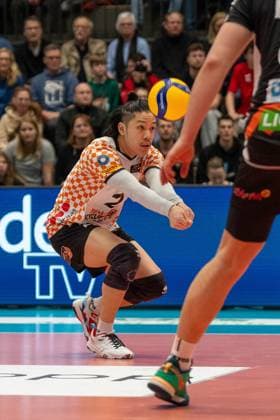 Annahme Satoshi Tsuiki (Berlin Recycling Volleys, 2), GER, Volleyball, Playoff Viertelfinale, Maenner, Baden VOLLEYS SSC Karlsruhe vs. Berlin Recycling Volleys, 20.03.2024, GER, Volleyball, Playoff Viertelfinale, Maenner, Baden VOLLEYS SSC Karlsruhe vs. Berlin Recycling Volleys, 20.03.2024 Karlsruhe Copyright: xEibner-Pressefoto StefanxMayerx EP_SMR