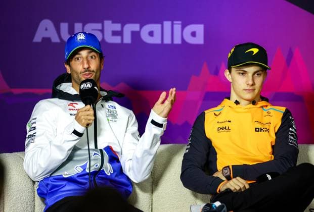 RICCIARDO Daniel (aus), Visa Cash App RB F1 Team VCARB 01, portrait and PIASTRI Oscar (aus), McLaren F1 Team MCL38, portrait during the Formula 1 Rolex Australian Grand Prix 2024, 3rd round of the 2024 Formula One World Championship, WM, Weltmeisterschaft from March 22 to 24, 2024 on the Albert Park Circuit, in Melbourne, Australia - F1 - AUSTRALIAN GRAND PRIX 2024 DPPI Panoramic 240321_R03_AUSTRALIA_F12024GP03AUS_JK305263.jpg