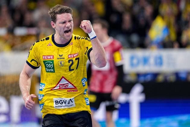 Torschütze Tobias Reichmann (RNL, 27), jubelt über ein Tor, Jubel, jubeln, Torjubel, Torerfolg, celebrate the goal, goal, celebration, Jubel ueber das Tor, optimistisch, Spielszene, Highlight, Einzelbild, Action, Aktion, Spieler der Rhein-Neckar-Löwen, 21.03.2024, Mannheim (Deutschland), Handball, Bundesliga, Rhein-Neckar Löwen - Füchse Berlin