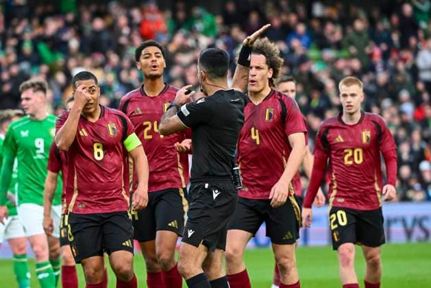 Republic Of Ireland v Belgium Friendly Match DUBLIN, IRELAND - MARCH 23 : Faes Wout defender of Belgium, Vermeeren Arthur midfielder of Belgium, De Winter Koni defender of Belgium, Tielemans Youri midfielder of Belgium with referee Rohit Saggi (NOR) during the friendly game match between Republic of Ireland and Belgium in preparation of the UEFA EURO, EM, Europameisterschaft,Fussball 2024 tournament on March 23, 2024 in Dublin, Ireland, 23 03 2024 Dublin Ireland Copyright: xVincentxKalutx