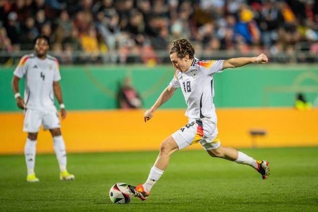EM Qualifikation U21, U 21 Deutschland vs Israel; Halle Saale, 26.03.2024 Rocco Reitz (Deutschland, 18) Freisteller, Nahaufnahme, Porträt, Portrait, Einzelfoto, Einzelbild, Körper EM Qualifikation U21, Deutschland vs Israel, Leuna Chemie Stadion, Halle Saale 26.03.2024 Copyright: xBEAUTIFULxSPORTS LucianoxLimax