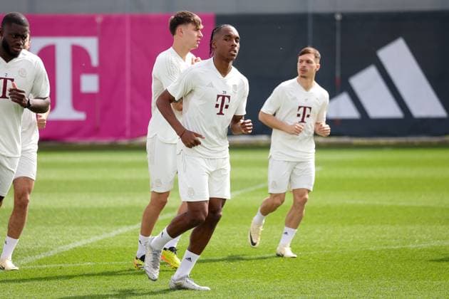 Mathys Tel (FC Bayern Muenchen, 39) laeuft, laufend, Abschlusstraining, FC Bayern Muenchen, Fussball, UEFA Champions League, Viertelfinale Hinspiel, Saison 23 24, 08.04.2024, Abschlusstraining, FC Bayern Muenchen, Fussball, UEFA Champions League, Viertelfinale Hinspiel, Saison 23 24, 08.04.2024 Muenchen Copyright: xEibner-Pressefoto JennixMaulx EP_JML