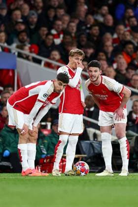 Kai Havertz (L) Martin odegaard, Declan Rice of Arsenal (R) prepare to take a free-kick Arsenal v Bayern Munich, UEFA Champions League, Quarter Final, First Leg, Football, Emirates Stadium, London, UK - 09 Apr 2024 EDITORIAL USE ONLY No use with unauthorised audio, video, data, fixture lists, club league logos or live services. Online in-match use limited to 120 images, no video emulation. No use in betting, games or single club league player publications. Copyright: xSimonxDael Shutterstockx 14424047w