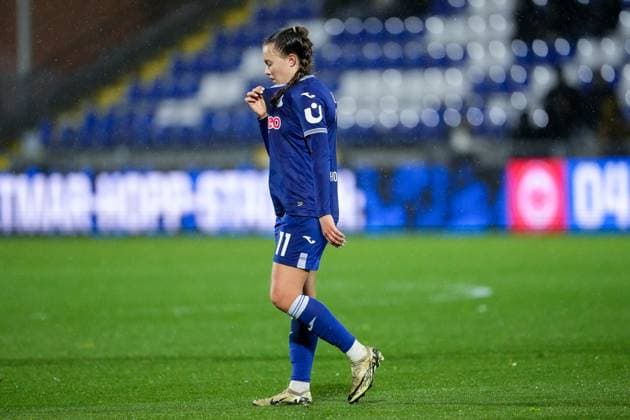 Mara Alber (TSG, 11), Spielerin, Spielerinnen der TSG 1899 Hoffenheim, enttäuscht über das Unentschieden, nur remis, Enttäuschung nach dem Schlusspfiff, Highlight, Punktverlust, Frustration, disappointed, pessimistisch, 15.04.2024, Sinsheim (Hoffenheim) (Deutschland), Fussball, Google Pixel Frauen-Bundesliga, TSG 1899 Hoffenheim - 1. FC Köln, DFB DFL REGULATIONS PROHIBIT ANY USE OF PHOTOGRAPHS AS IMAGE SEQUENCES AND OR QUASI-VIDEO.