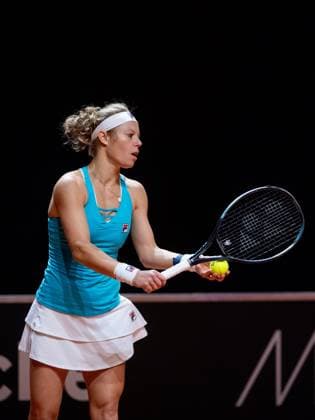 Laura Siegemund (im Bild), Laura Siegemund (Deutschland), Barbora Krejcikova (Tschechien) vs Fang-Hsien Wu (Taiwan), Yifan Xu (China), Damen Doppel, Runde 2, GER, Porsche Tennis Grand Prix Stuttgart, WTA, Tennis Damen 500, 16.04.2024 GER, Porsche Tennis Grand Prix, WTA 500, 16.04.2024 Stuttgart Copyright: xEibner-Pressefoto Memmlerx EP_MMR