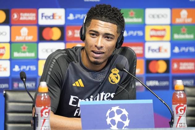Sport Bilder des Tages Manchester, England, 16th April 2024. Real Madrid player Jude Bellingham talks at a press conference, PK, Pressekonferenz prior to the Champions League match tomorrow at the Etihad Stadium, Manchester. Picture: Andrew Yates Sportimage EDITORIAL USE ONLY. No use with unauthorised audio, video, data, fixture lists, club league logos or live services. Online in-match use limited to 120 images, no video emulation. No use in betting, games or single club league player publications. SPI-3083-0029