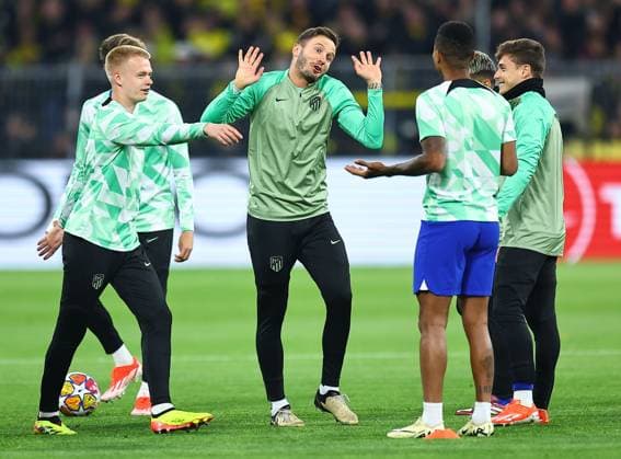 Saul Niguez of Atletico Madrid gestures during warm up Borussia Dortmund v Atletico Madrid, UEFA Champions League, Quarter Final, Second Leg, Football, Signal Iduna Park, Dortmund, Germany - 16 Apr 2024 EDITORIAL USE ONLY No use with unauthorised audio, video, data, fixture lists, club league logos or live services. Online in-match use limited to 120 images, no video emulation. No use in betting, games or single club league player publications. Copyright: xMichaelxZemanek Shutterstockx 14434932h