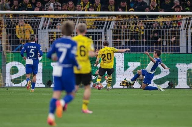 16.04.2024, Fussball, Saison 2023 2024, UEFA Champions League, UCL, Viertelfinale, Runde 2, Rueckspiel, Borussia Dortmund - Atletico Madrid, Marcel Sabitzer (Borussia Dortmund) vergibt die Torchance, Dortmund Signal Iduna Park NRW Deutschland xRHR-FOTO DEx Copyright: DennisxEwert RHR-FOTOx RHR-FOTO DE