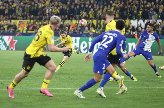 Marcel Sabitzer of Borussia Dortmund has a shot Borussia Dortmund v Atletico Madrid, UEFA Champions League, Quarter Final, Second Leg, Football, Signal Iduna Park, Dortmund, Germany - 16 Apr 2024 EDITORIAL USE ONLY No use with unauthorised audio, video, data, fixture lists, club league logos or live services. Online in-match use limited to 120 images, no video emulation. No use in betting, games or single club league player publications. Copyright: xMichaelxZemanek Shutterstockx 14434932j
