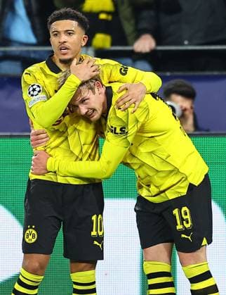 Sport Bilder des Tages Julian Brandt of Borussia Dortmund celebrates scoring the opening goal with team-mate Jadon Sancho Borussia Dortmund v Atletico Madrid, UEFA Champions League, Quarter Final, Second Leg, Football, Signal Iduna Park, Dortmund, Germany - 16 Apr 2024 EDITORIAL USE ONLY No use with unauthorised audio, video, data, fixture lists, club league logos or live services. Online in-match use limited to 120 images, no video emulation. No use in betting, games or single club league player publications. Copyright: xMichaelxZemanek Shutterstockx 14434932z