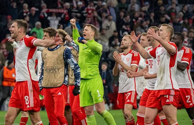 Fussball, Herren, Saison 2023 2024, Champions League (Viertelfinale, Rückspiel), FC Bayern München - Arsenal London, v. l. Leon Goretzka (FC Bayern München), Thomas Müller (FC Bayern München), Torhüter Manuel Neuer (FC Bayern München), Konrad Laimer (FC Bayern München), Harry Kane (FC Bayern München), Matthijs de Ligt (FC Bayern München), Dayot Upamecano (FC Bayern München), Jubel nach Abpfiff, 17.04.2024, Copyright: xMatthiasxKochx