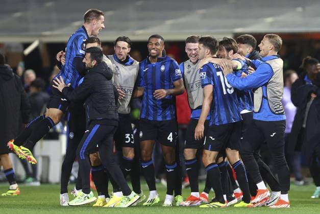 Atalanta players celebrate at full time Atalanta v Liverpool, UEFA Europa League, Quarter Final, Second Leg, Football, Gewiss Stadium, Bergamo, Italy - 18 Apr 2024 EDITORIAL USE ONLY No use with unauthorised audio, video, data, fixture lists, club league logos or live services. Online in-match use limited to 120 images, no video emulation. No use in betting, games or single club league player publications. Copyright: xKieranxMcManus Shutterstockx 14438415ce
