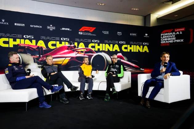 HORNER Christian (gbr), Team Principal of Red Bull Racing, portrait, ISOLA Mario (ita), Motorsport Racing Manager of Pirelli, portrait, STELLA Andrea (ita), Team Principal of McLaren F1 Team, portrait, ALUNNI BRAVI Alessandro (ita), Managing Director of Sauber Group & Team Representative, portrait Teams press conference, PK, Pressekonferenz during the Formula 1 Lenovo Chinese Grand Prix 2024, 5th round of the 2024 Formula One World Championship, WM, Weltmeisterschaft from April 19 to 21, 2024 on the Shanghai International Circuit, in Shanghai, China - F1 - CHINESE GRAND PRIX 2024 DPPI Panoramic 03918