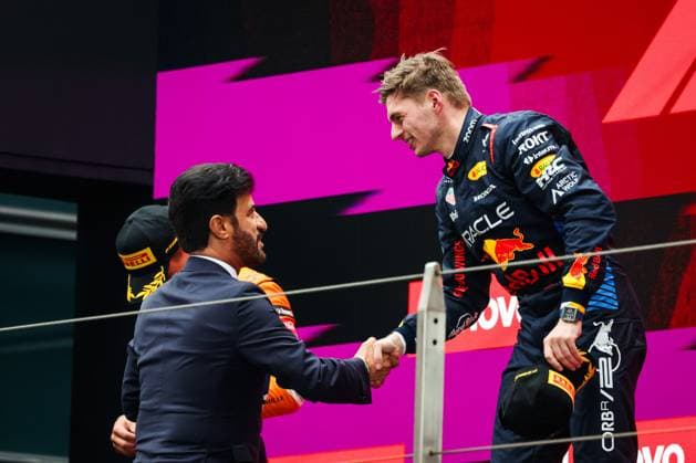 BEN SULAYEM Mohammed (uae), President of the FIA, VERSTAPPEN Max (ned), Red Bull Racing RB20, portrait, during the Formula 1 Lenovo Chinese Grand Prix 2024, 5th round of the 2024 Formula One World Championship, WM, Weltmeisterschaft from April 19 to 21, 2024 on the Shanghai International Circuit, in Shanghai, China - F1 - CHINESE GRAND PRIX 2024 DPPI Panoramic 240421_R05_CHINA_DP_FGOO3243
