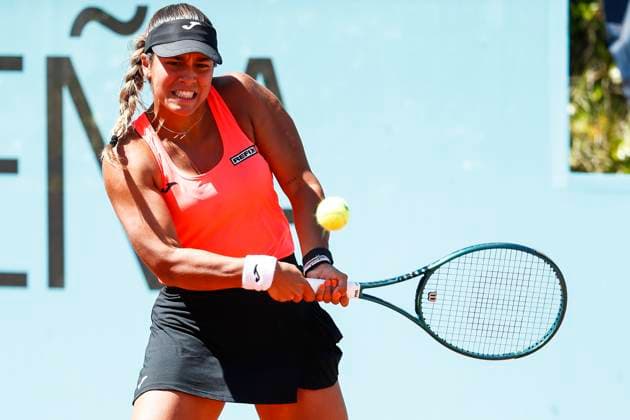 April 22, 2024, Madrid, Madrid, SPAIN: Jessica Bouzas Maneiro of Spain in action against Claire Liu of USA during the Mutua Madrid Open 2024, ATP, Tennis Herren Masters 1000 and WTA, Tennis Damen 1000, tournament celebrated at Caja Magica on April 22, 2024 in Madrid, Spain. Madrid SPAIN - ZUMAa181 20240422_zaa_a181_176 Copyright: xIrinaxR.xHipolitox