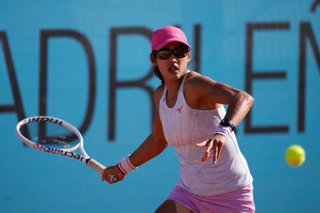 April 22, 2024, Madrid, Madrid, SPAIN: Astra Sharma of Australia in action against Katie Volynets of United States during the Mutua Madrid Open 2024, ATP, Tennis Herren Masters 1000 and WTA, Tennis Damen 1000, tournament celebrated at Caja Magica on April 22, 2024 in Madrid, Spain. Madrid SPAIN - ZUMAa181 20240422_zaa_a181_245 Copyright: xOscarxJ.xBarrosox