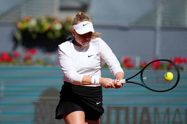 April 23, 2024, Madrid, Madrid, SPAIN: Bernarda Fruhvirtova of Czech Republic in action against Arantxa Rus of The Netherlands during the Mutua Madrid Open 2024, ATP, Tennis Herren Masters 1000 and WTA, Tennis Damen 1000, tournament celebrated at Caja Magica on April 23, 2024 in Madrid, Spain. Madrid SPAIN - ZUMAa181 20240423_zaa_a181_004 Copyright: xOscarxJ.xBarrosox