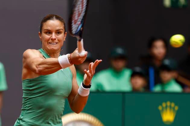 April 25, 2024, Madrid, Madrid, SPAIN: Maria Sakkari of Greece in action against Donna Vekic of Croatia during the Mutua Madrid Open 2024, ATP, Tennis Herren Masters 1000 and WTA, Tennis Damen 1000, tournament celebrated at Caja Magica on April 25, 2024 in Madrid, Spain. Madrid SPAIN - ZUMAa181 20240425_zaa_a181_016 Copyright: xIrinaxR.xHipolitox