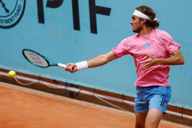 April 26, 2024, Madrid, Madrid, SPAIN: Stefanos Tsitsipas of Greece practices during the Mutua Madrid Open 2024, ATP, Tennis Herren Masters 1000 and WTA, Tennis Damen 1000, tournament celebrated at Caja Magica on April 26, 2024 in Madrid, Spain. Madrid SPAIN - ZUMAa181 20240426_zaa_a181_058 Copyright: xIrinaxR.xHipolitox