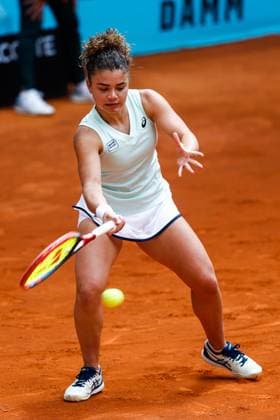 April 29, 2024, Madrid, Madrid, SPAIN: Jasmine Paolini of Italy in action against Mirra Andreeva of Russia during the Mutua Madrid Open 2024, ATP, Tennis Herren Masters 1000 and WTA, Tennis Damen 1000, tournament celebrated at Caja Magica on April 29, 2024 in Madrid, Spain. Madrid SPAIN - ZUMAa181 20240429_zaa_a181_253 Copyright: xIrinaxR.xHipolitox