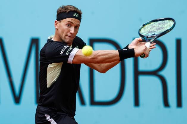April 29, 2024, Madrid, Madrid, SPAIN: Casper Ruud of Norway in action against Cameron Norrie of Great Britain during the Mutua Madrid Open 2024, ATP, Tennis Herren Masters 1000 and WTA, Tennis Damen 1000, tournament celebrated at Caja Magica on April 29, 2024 in Madrid, Spain. Madrid SPAIN - ZUMAa181 20240429_zaa_a181_308 Copyright: xIrinaxR.xHipolitox