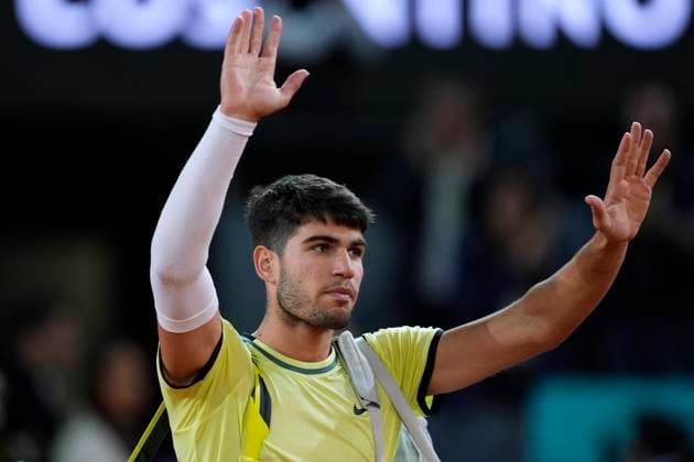 May 1, 2024, Madrid, Madrid, SPAIN: Carlos Alcaraz of Spain waves to the crowd after losing against Andrey Rublev of Russia during the Mutua Madrid Open 2024, ATP, Tennis Herren Masters 1000 and WTA, Tennis Damen 1000, tournament celebrated at Caja Magica on May 01, 2024 in Madrid, Spain. Madrid SPAIN - ZUMAa181 20240501_zaa_a181_111 Copyright: xOscarxJ.xBarrosox