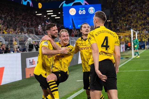 GER, UEFA Champions League, Halbfinale Hinspiel, Borussia Dortmund vs Paris Saint-Germain 01.05.2024, Signal Iduna Park, Dortmund, GER, UEFA Champions League, Halbfinale Hinspiel, Borussia Dortmund vs Paris Saint-Germain Im Bild: Torjubel Jubel ueber das Tor zum 1:0 durch Niclas Füllkrug Fuellkrug (BV Borussia Dortmund, 14) Julian Brandt (BV Borussia Dortmund, 19) Marcel Sabitzer (BV Borussia Dortmund, 20) Nico Schlotterbeck (BV Borussia Dortmund, 4)