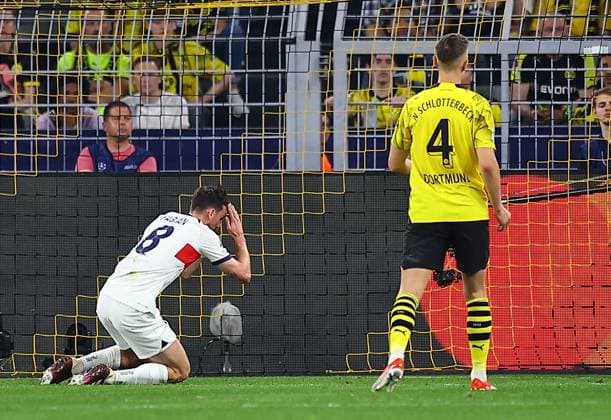 Fabian Ruiz of Paris Saint-Germain rues missed chance for goal Borussia Dortmund v Paris Saint-Germain, UEFA Champions League, Semi Final, First Leg, Football, Signal Iduna Park, Dortmund, Germany - 01 May 2024 EDITORIAL USE ONLY No use with unauthorised audio, video, data, fixture lists, club league logos or live services. Online in-match use limited to 120 images, no video emulation. No use in betting, games or single club league player publications. Copyright: xMichaelxZemanek Shutterstockx 14454339ba
