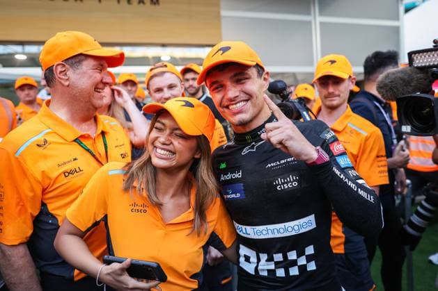 BUSTAMENTE Bianca (phi), ART Grand Prix supported by McLaren, F1 Academy, Tatuus F4-T-421, NORRIS Lando (gbr), McLaren F1 Team MCL38, portrait celebration during the Formula 1 Crypto.com Miami Grand Prix 2024, 6th round of the 2024 Formula One World Championship, WM, Weltmeisterschaft from May 3 to 5, 2024 on the Miami International Autodrome, in Miami, United States of America - F1 - MIAMI GRAND PRIX 2024 DPPI Panoramic 240506_R06_MIAMI_DP_AV6_1292