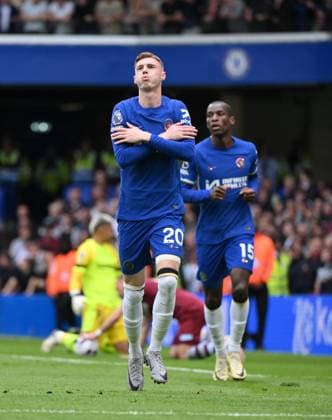 Football - 2023 2024 Premier League - Chelsea vs West ham United - Stamford Bridge - Sunday 5th May 2024. Chelsea s Cole Palmer celebrates scoring the opening goal. COLORSPORT Ashley Western