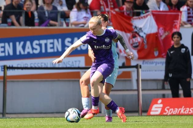 GER, SGS Essen vs. 1.FC Koeln, Fussball, Google Pixel Frauen-Bundesliga, 21. Spieltag, Spielzeit 2023 2024, 11.05.2024 DFL REGULATIONS PROHIBIT ANY USE OF PHOTOGRAPHS AS IMAGE SEQUENCES AND OR QUASI-VIDEO GER, SGS Essen vs. 1.FC Koeln, Fussball, Google Pixel Frauen-Bundesliga, 21. Spieltag, Spielzeit 2023 2024, 11.05.2024 Essen Copyright: xEibner-Pressefoto xFrankxZeisingx EP_FZG