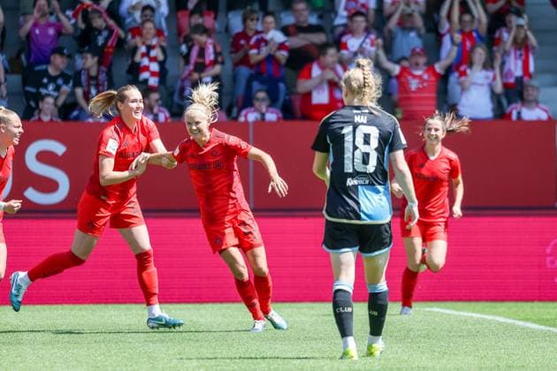Torjubel zum Tor zum 1:0 durch Pernille Harder (FC Bayern Muenchen, 21), FC Bayern Muenchen vs. 1. FC Nuernberg, Fussball, Google Pixel Frauen-Bundesliga, 21. Spieltag, Saison 2023 24, 12.05.2024, DFB REGULATIONS PROHIBIT ANY USE OF PHOTOGRAPHS AS IMAGE SEQUENCES, FC Bayern Muenchen vs. 1. FC Nuernberg, Fussball, Google Pixel Frauen-Bundesliga, 21. Spieltag, Saison 2023 24, 12.05.2024 Muenchen Copyright: xEibner-Pressefoto JennixMaulx EP_JML