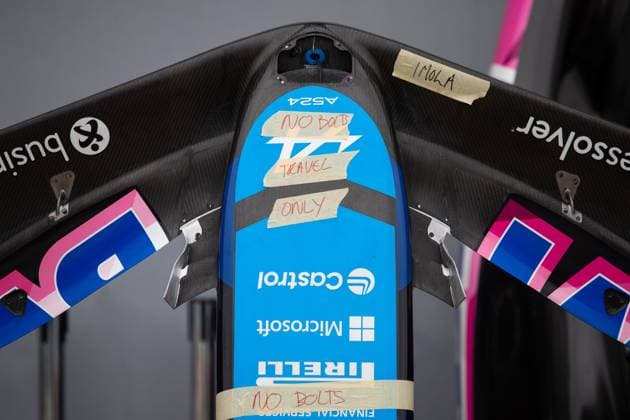 Alpine F1 Team A524, mechanical detail garage, box, mechanic, mecanicien, mechanics during the Formula 1 MSC Cruises Gran Premio del Made in Italy e Dell™Emilia-Romagne 2024, 7th round of the 2024 Formula One World Championship, WM, Weltmeisterschaft from May 17 to 19, 2024 on the Autodromo Enzo e Dino Ferrari, in Imola, Italy - F1 - EMILIA-ROMAGNA GRAND PRIX 2024 DPPI Panoramic 240516_R07_EMR_DP__F_16626