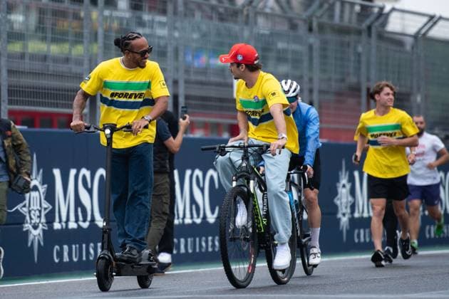 Lewis Hamilton (Mercedes AMG Petronas Formula One Team, 44), Charles Leclerc (Scuderia Ferrari HP, 16) beim Forever Senna Gedenklauf fuer den 1994 toedlich verunglueckten Ayrton Senna (Brasilien), ITA, Formel 1 Weltmeisterschaft, Grand Prix Emilia-Romagna Imola, Autodromo Enzo e Dino Ferrari, Media Day, 16.05.2024 ITA, Formel 1 Weltmeisterschaft, Grand Prix Emilia-Romagna Imola, Autodromo Enzo e Dino Ferrari, Media Day, 16.05.2024 Imola Copyright: xEibner-Pressefoto Memmlerx EP_MMR