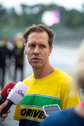 Sebastian Vettel (Deutschland, Rennfahrer) beim Forever Senna Gedenklauf fuer den 1994 toedlich verunglueckten Ayrton Senna (Brasilien), ITA, Formel 1 Weltmeisterschaft, Grand Prix Emilia-Romagna Imola, Autodromo Enzo e Dino Ferrari, Media Day, 16.05.2024 ITA, Formel 1 Weltmeisterschaft, Grand Prix Emilia-Romagna Imola, Autodromo Enzo e Dino Ferrari, Media Day, 16.05.2024 Imola Copyright: xEibner-Pressefoto Memmlerx EP_MMR