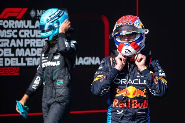 Max Verstappen (Oracle Red Bull Racing, 01) jubelt im Parc Ferme ueber die Pole Position Platz 1, dahinter George Russell (Mercedes AMG Petronas Formula One Team, 63), ITA, Formel 1 Weltmeisterschaft, Grand Prix Emilia-Romagna Imola, Autodromo Enzo e Dino Ferrari, Qualifying, 18.05.2024 ITA, Formel 1 Weltmeisterschaft, Grand Prix Emilia-Romagna Imola, Autodromo Enzo e Dino Ferrari, Qualifying, 18.05.2024 Imola Copyright: xEibner-Pressefoto Memmlerx EP_MMR