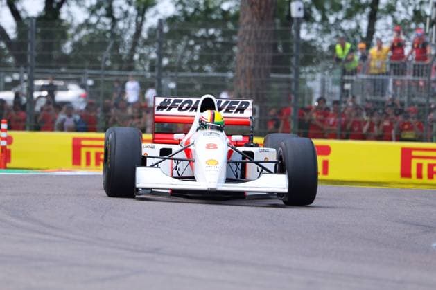 Sebastian Vettel in Ayrton Sennas MP 4 8, ITA, Formel 1 Weltmeisterschaft, Grand Prix Emilia-Romagna Imola, Autodromo Enzo e Dino Ferrari, Media Day, 19.05.2024 ITA, Formel 1 Weltmeisterschaft, Grand Prix Emilia-Romagna Imola, Autodromo Enzo e Dino Ferrari, Media Day, 19.05.2024 Imola Copyright: xEibner-Pressefoto AnnikaxGrafx EP_AGF
