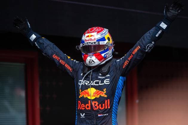 Max Verstappen (Oracle Red Bull Racing, 01) jubelt im Parc Ferme ueber den Sieg und steigt aus dem Auto aus, ITA, Formel 1 Weltmeisterschaft, Grand Prix Emilia-Romagna Imola, Autodromo Enzo e Dino Ferrari, Rennen, 19.05.2024 ITA, Formel 1 Weltmeisterschaft, Grand Prix Emilia-Romagna Imola, Autodromo Enzo e Dino Ferrari, Rennen, 19.05.2024 Imola Copyright: xEibner-Pressefoto Memmlerx EP_MMR
