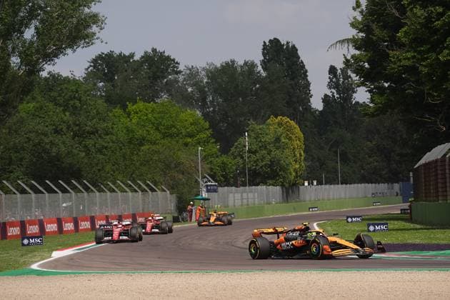 Formel 1 Grand Prix Emilia Romagna 2024 19.05.2024, Autodromo Enzo e Dino Ferrari, Imola, Formel 1 Grand Prix Emilia Romagna 2024 ,im Bild Lando Norris (GBR), McLaren F1 Team, Charles Leclerc (MCO), Scuderia Ferrari HP, Carlos Sainz Jr. (ESP), Scuderia Ferrari HP, Oscar Piastri (AUS), McLaren F1 Team