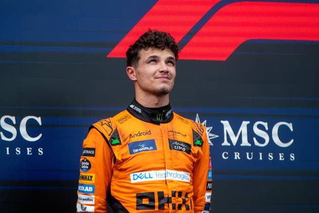 Lando Norris (McLaren Formula 1 Team, 04) bei der Siegerehrung auf dem Podium, ITA, Formel 1 Weltmeisterschaft, Grand Prix Emilia-Romagna Imola, Autodromo Enzo e Dino Ferrari, Rennen, 19.05.2024 ITA, Formel 1 Weltmeisterschaft, Grand Prix Emilia-Romagna Imola, Autodromo Enzo e Dino Ferrari, Rennen, 19.05.2024 Imola Copyright: xEibner-Pressefoto Memmlerx EP_MMR