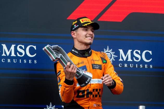 Lando Norris (McLaren Formula 1 Team, 04) bei der Siegerehrung auf dem Podium jubelt ueber Platz 2, ITA, Formel 1 Weltmeisterschaft, Grand Prix Emilia-Romagna Imola, Autodromo Enzo e Dino Ferrari, Rennen, 19.05.2024 ITA, Formel 1 Weltmeisterschaft, Grand Prix Emilia-Romagna Imola, Autodromo Enzo e Dino Ferrari, Rennen, 19.05.2024 Imola Copyright: xEibner-Pressefoto Memmlerx EP_MMR