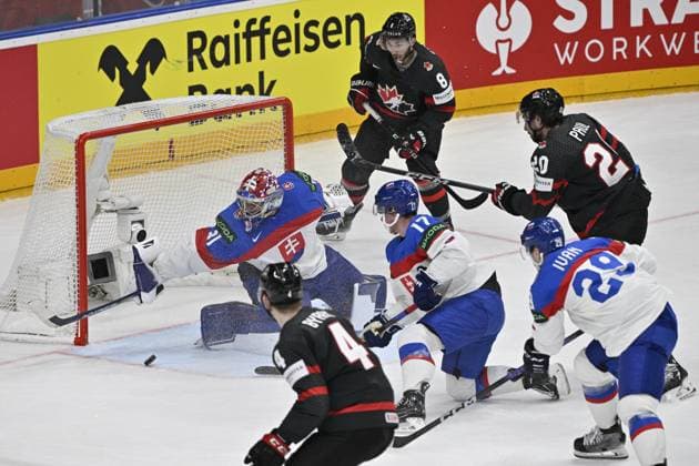 Sport Bilder des Tages Canada vs Slovakia quarter-final match of the 2024 IIHF World Championship, WM, Weltmeisterschaft in Prague, Czech Republic, on May 23, 2024. L-R goalkeeper Samuel Hlavaj (SVK), Bowen Byram (CAN), Simon Nemec (SVK), Michael Bunting (CAN), Nick Paul (CAN), Michal Ivan (SVK). (CTKxPhoto VitxSimanek) CTKPhotoP2024052307220 CTKPhotoP2024052307220