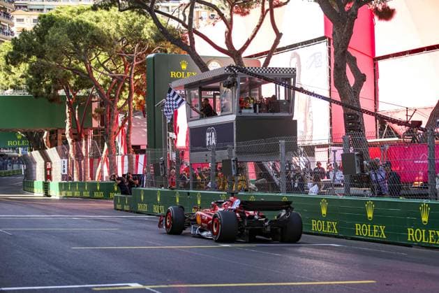 16 LECLERC Charles (mco), Scuderia Ferrari SF-24, action, crossing the finish line, arrivee, during the Formula 1 Grand Prix de Monaco 2024, 8th round of the 2024 Formula One World Championship, WM, Weltmeisterschaft from May 23 to 26, 2024 on the Circuit de Monaco, in Monaco - F1 - MONACO GRAND PRIX 2024 DPPI Panoramic 240526_R08_MONACO_DP_EA014430